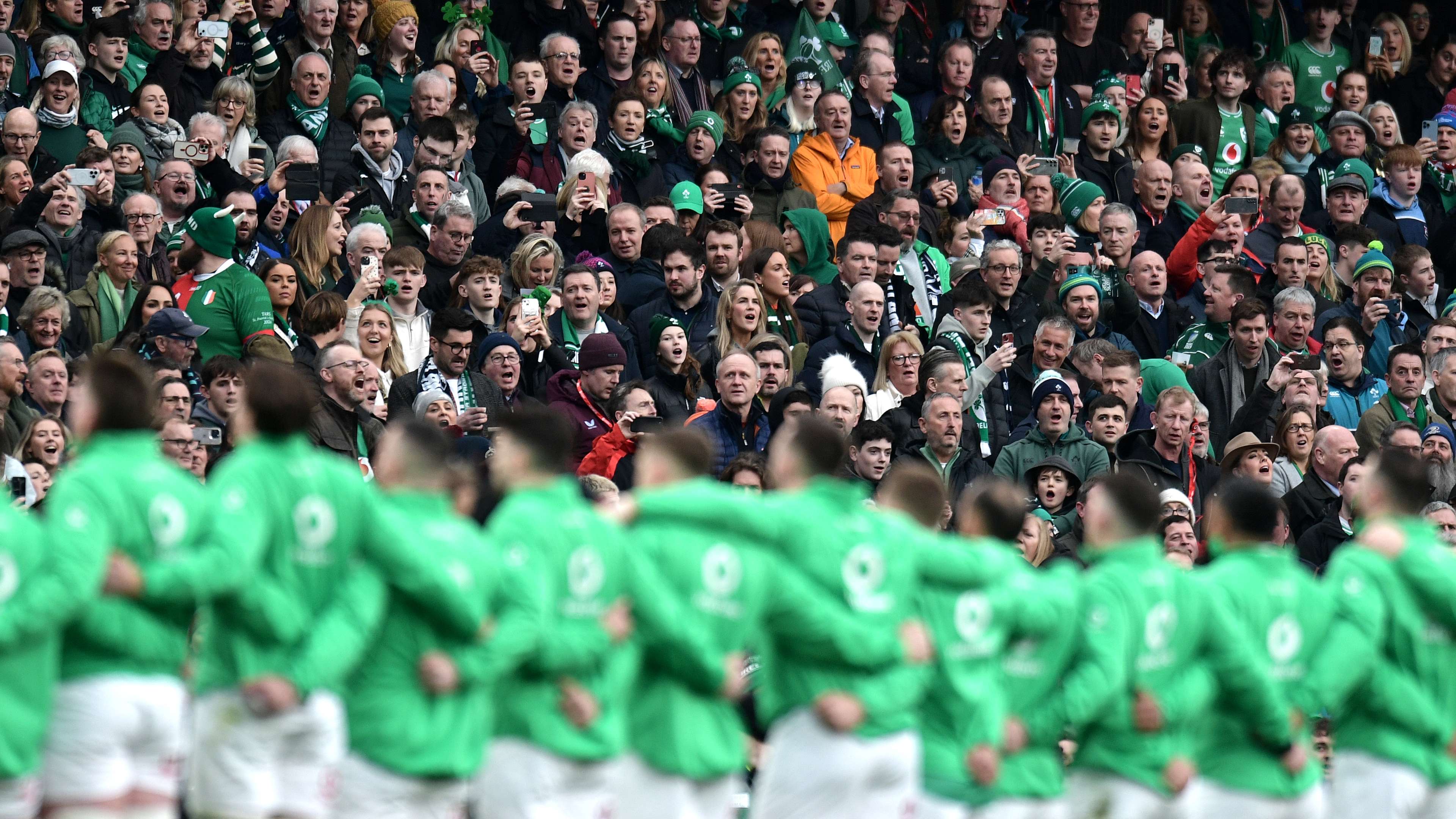 巴萨教练组对菲利克斯表现存疑 管理层仍坚定支持他的发展